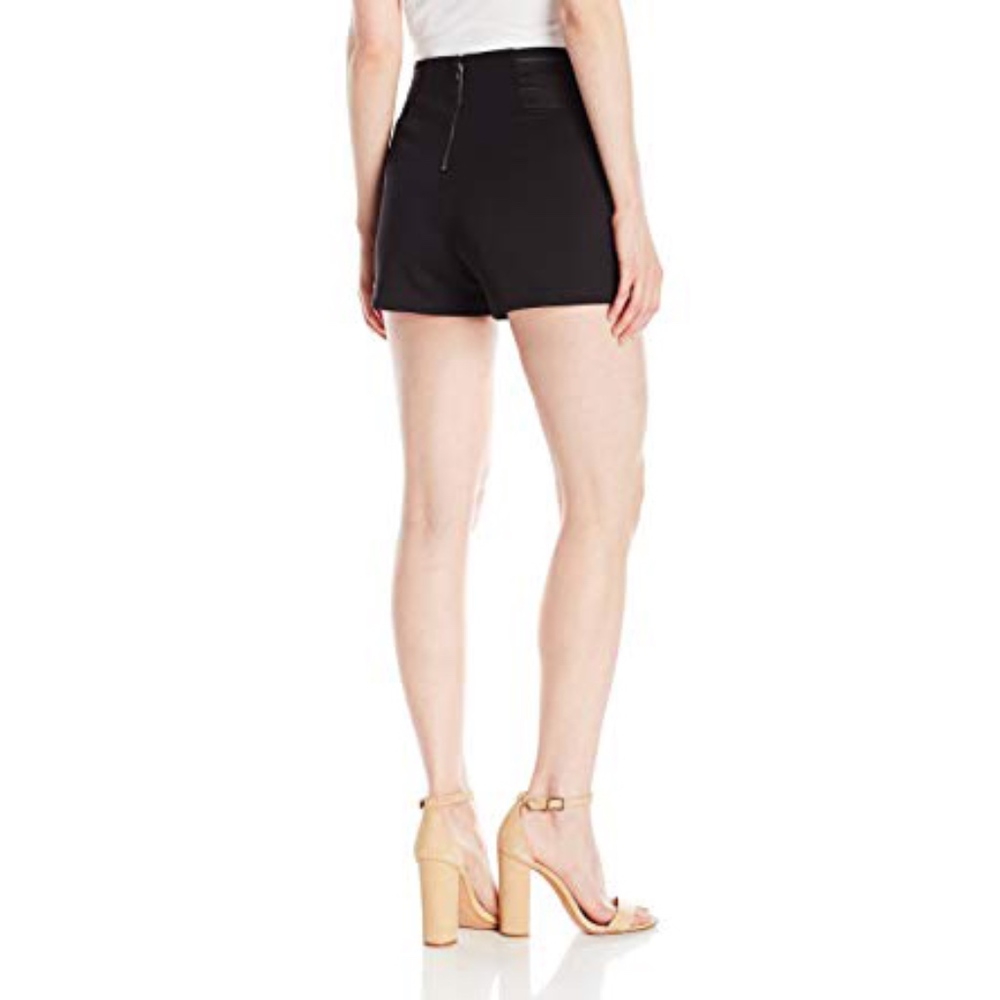 GUESS High Waisted Shorts L